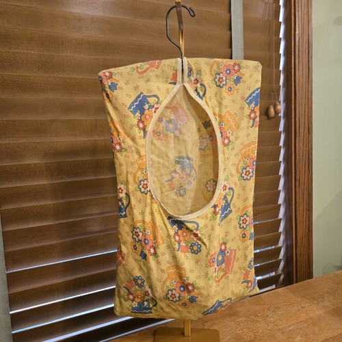 Vtg hanging laundry - vtg, clothes