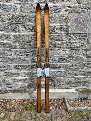 Vintage wooden skis - skis,