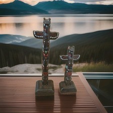 PAIR TOTEM POLE WOODEN BOMA