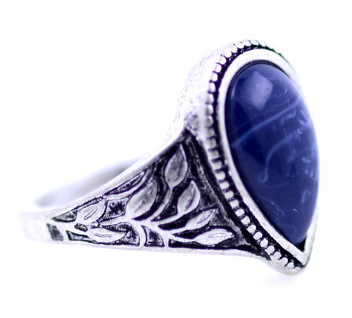 Vintage goth style - /,