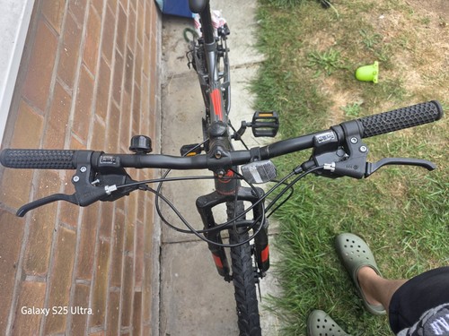 Huffy full suspension - in,