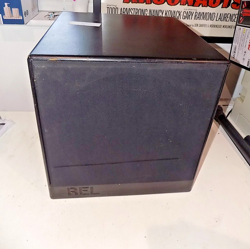 Rel q100e powered sub bass - powered,
