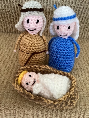 Handmade crocheted piece - 3,