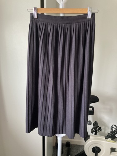 Zara pleated midi skirt size - midi,