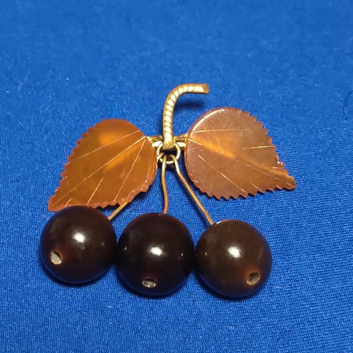Vintage grape brooch baltic - vintage,