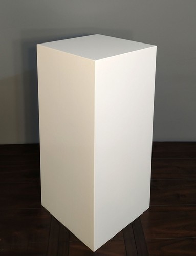 X 16 white display - 16",