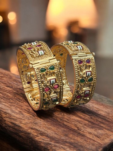 22kt gold plated bangle - gold,