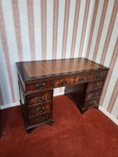 Kneehole writing desk - ,