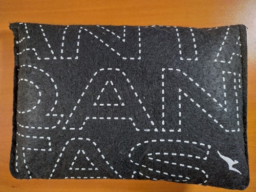 Qantas flight amenities kit - in-flight,