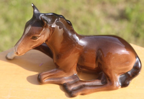 Beswick laying down horse - beswick,