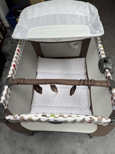 Portable rectangular mesh play - portable,