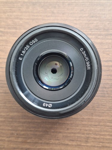 Sony sel35f18 35mm 8 oss - f/1.8,
