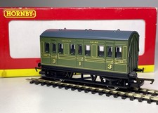 Hornby R4135 Four Wheel Coach SR Southern Railway Olive Green - OO Gauge - Boxed