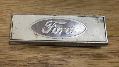 Vintage classic ford - badge,