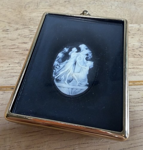 Dancers cameo miniature - dancers, in