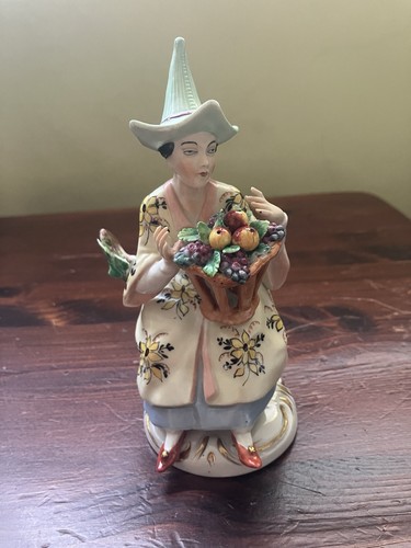 Sitzendorf porcelain figure - porcelain,