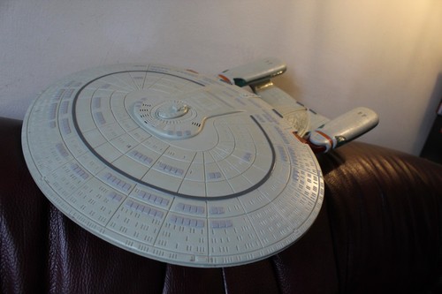 Star trek tng uss enterprise - tng,