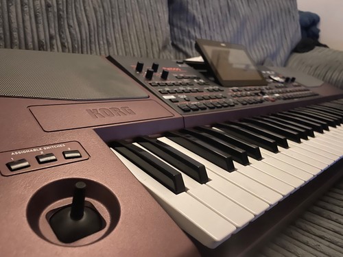 Korg 1000 keyboard - 1000,