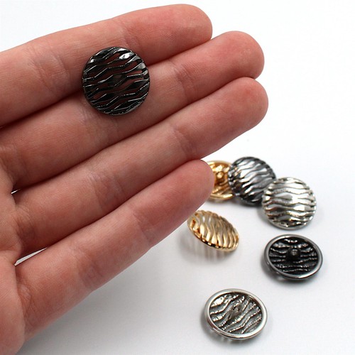 Wavy metal shank button - wavy,