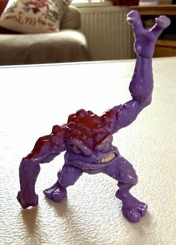 Small soldiers nibble - small,