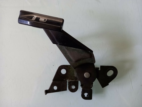 Fuel flap release lever 1997 - -,