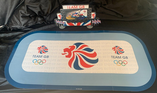 Scalextric team velodrome - team,