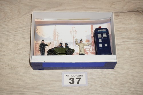 Dinky toys pre war police - dinky,