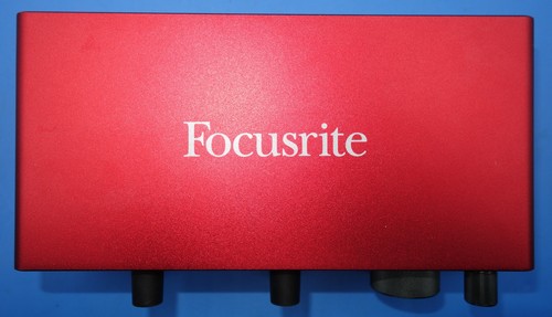 Focusrite scarlett 2i2 studio - 2i2,