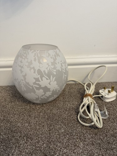 Ikea knubbig table - knubbig, lamp