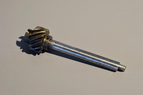 Volvo distributor oil pump - distributor,