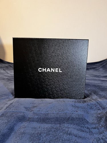Chanel black gift - box, medium