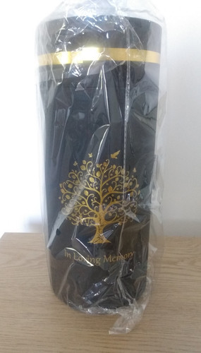 Black gold scatter urn - black,