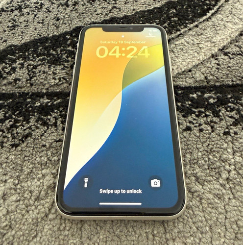 Apple iphone 64gb white - 11,