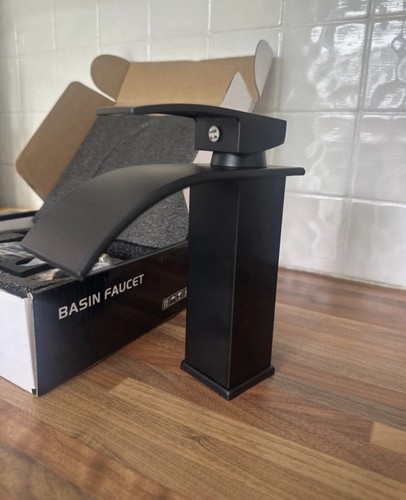 Basin faucet waterfall style - basin,