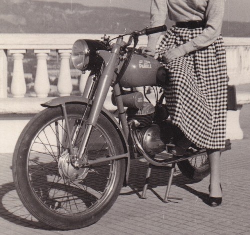 Photo 1950 girl with - photo, 1950/60