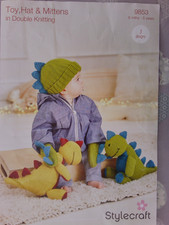 Knitting pattern of 2 dinosaur