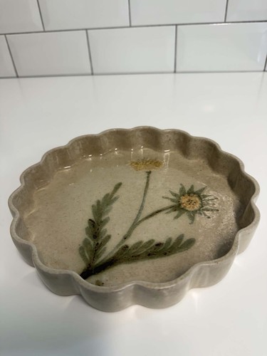 Stoneware flan oven dish hand