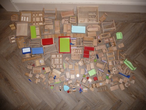 Dolls house furtniture 12 - house, 1/12