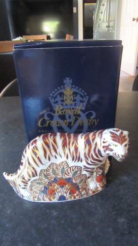 Stunning royal crown derby - royal,