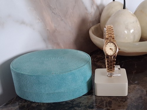 Ladies vintage accurist watch - vintage,