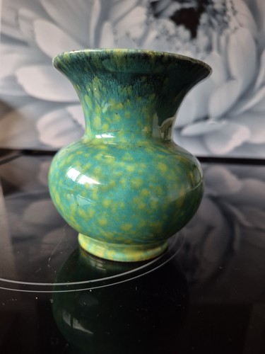 Decorative speckled green - speckled,
