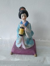 Chinese Figurine  musical  wind-up 