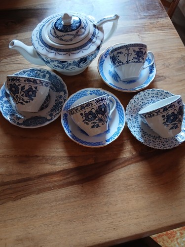 Vintage part tea set - part,