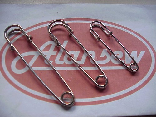 Kilt pins top quality - pins, items