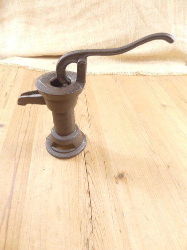 Rustic cast iron pump cistern - iron,