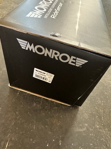 Volvo xc70 front - front, monroe