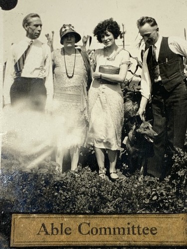 Found photo photograph - (amj),