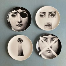 Four plates from the Tema e