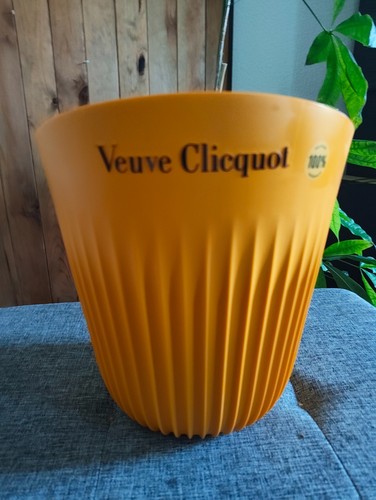 Veuve clicquot french chmpagne - veuve,