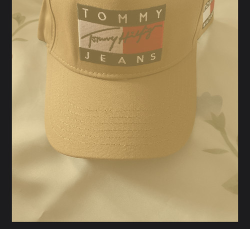 Biege tommy hat - size, fits